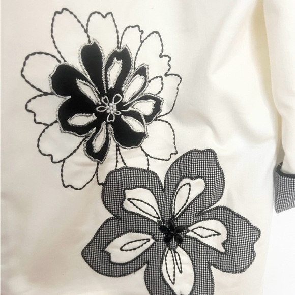 White Floral Embroidered Jacket - Picture 4 of 4